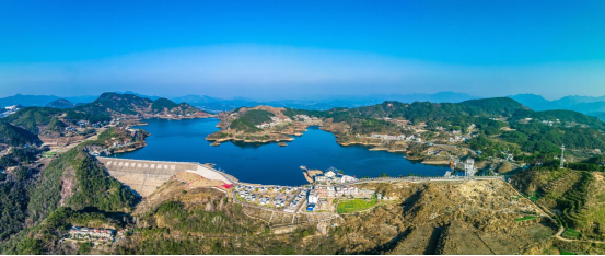 黄冈市白莲河示范区开展飞机施药防治马尾松毛虫--湖北省林业有害生物